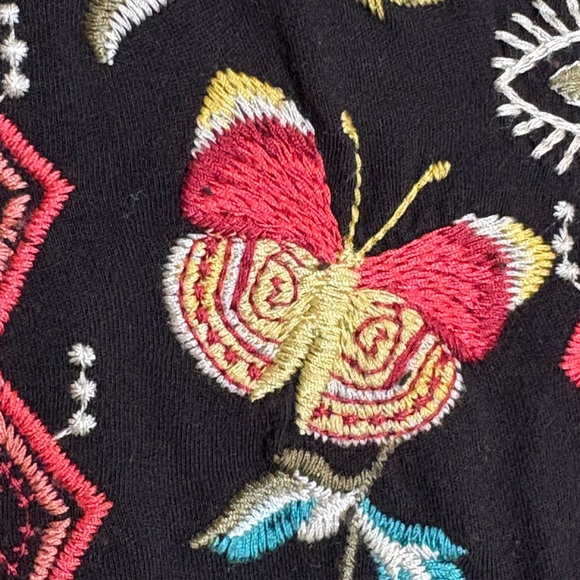 Johnny Was Cara Everyday Tee Black Shirt Embroidery V Neck - Picture 8 of 10